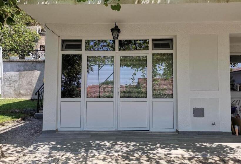 استودیوی استاندارد, Vila Visni