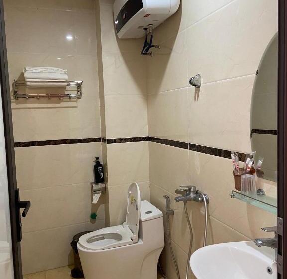 اتاق استاندارد با تخت بزرگ, Phương Tùng