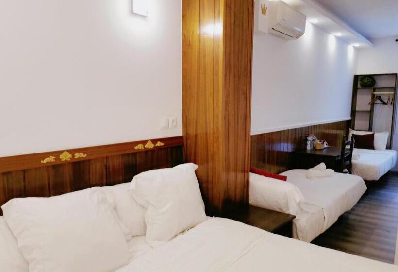 اتاق استاندارد چهار تخته, Barcelona Coronahostal