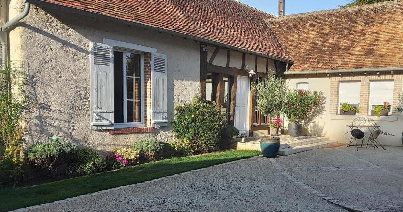 اتاق خانوادگی, Agréables Chambres D Hôtes Dans Maison Xviiie