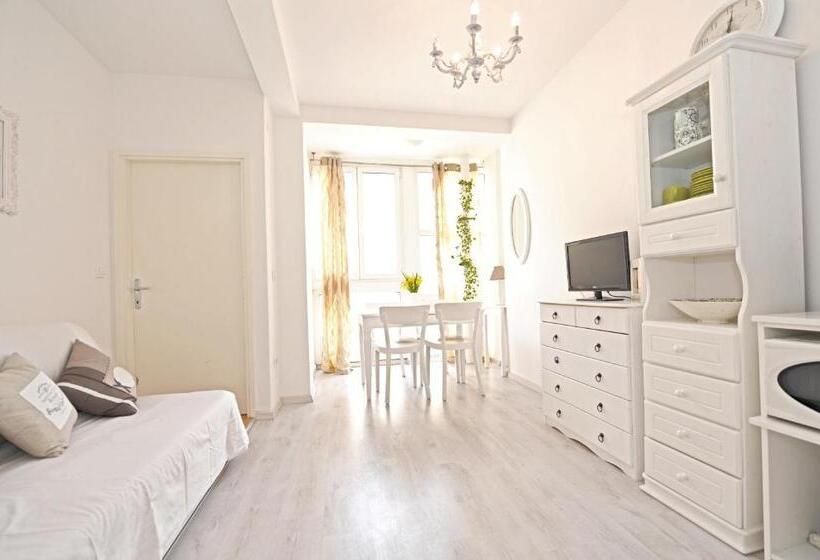 Апартаменты 1 Спальня, Tinel Rooms Old City Center