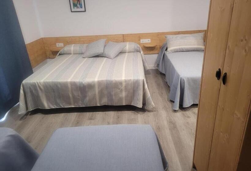 חדר משפחתי, Malva Hostel