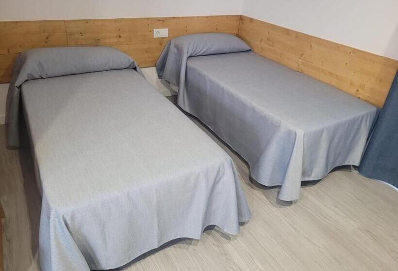 חדר משפחתי, Malva Hostel