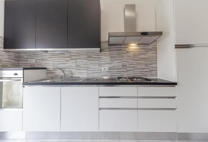 Номер Стандарт, Halloggio Sassari Economy 4p No Elevator
