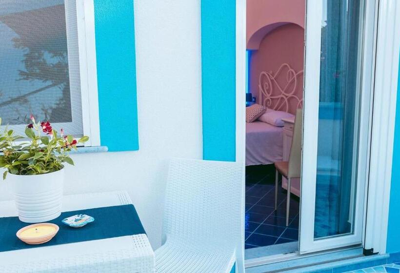 Номер Deluxe Вид на Море, Santa Margherita Suite   Chiaiolella