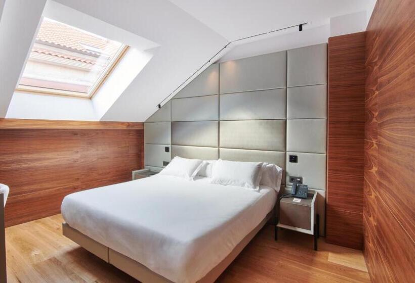 Номер Стандарт, Mypalace León