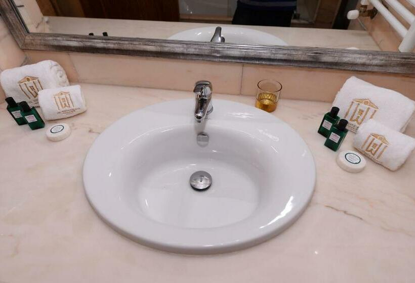 풀장 전망 스위트, The White Palace Rabat