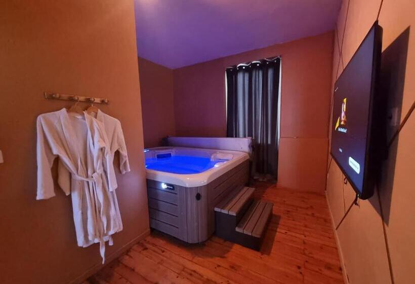Люкс с гидромассажем, Suite Chic By Les Spa De Venus