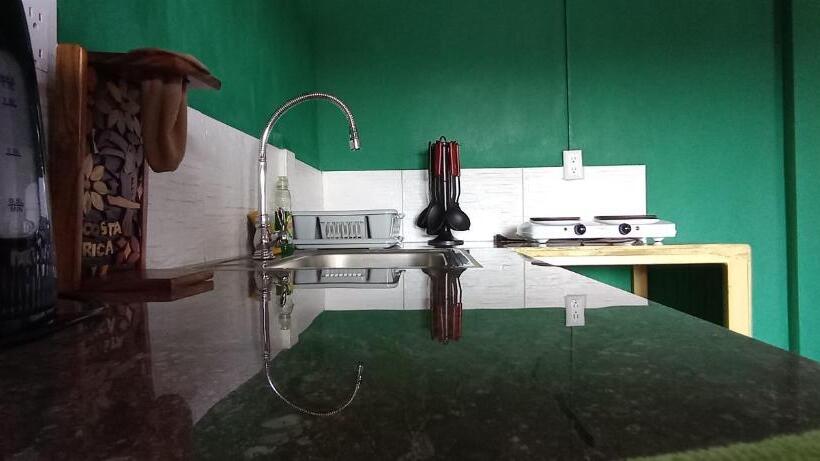 آپارتمان 1 خوابه, The Corner Airbnb