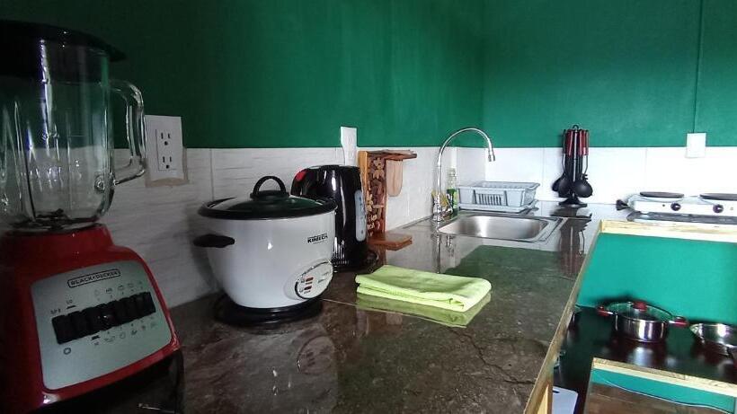 آپارتمان 1 خوابه, The Corner Airbnb