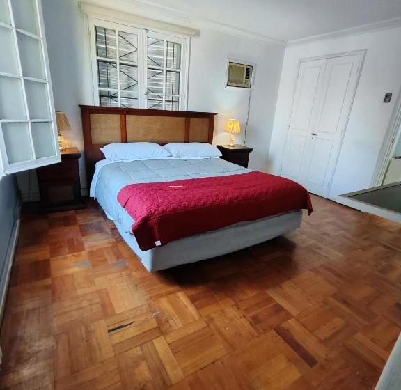 سوییت سوپریور, Hostal Suzi