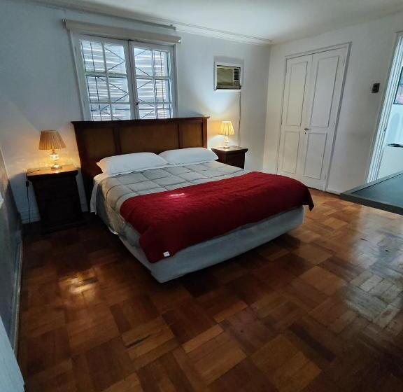 سوییت سوپریور, Hostal Suzi
