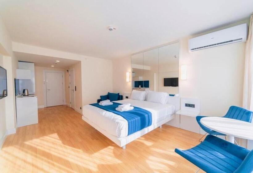 استودیوی استاندارد با چشم‌انداز دریا, Aparthotel Orbi City Batumi