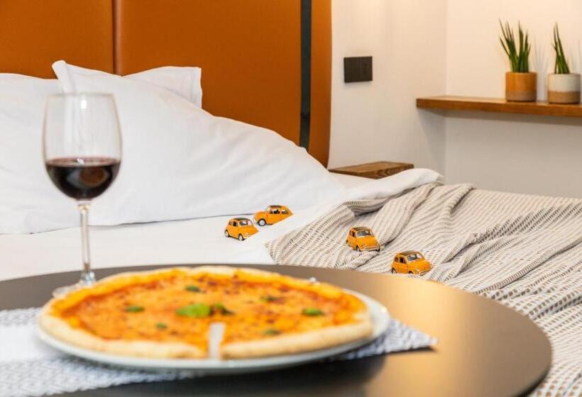 اتاق استاندارد سه نفره, Iknos Accommodation