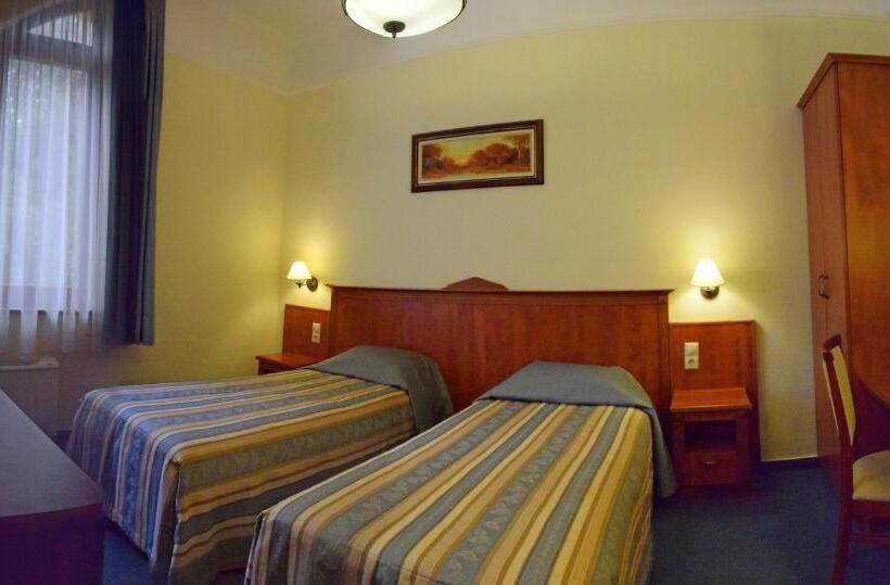 四人标准间, Geréby Kúria Hotel és Lovasudvar