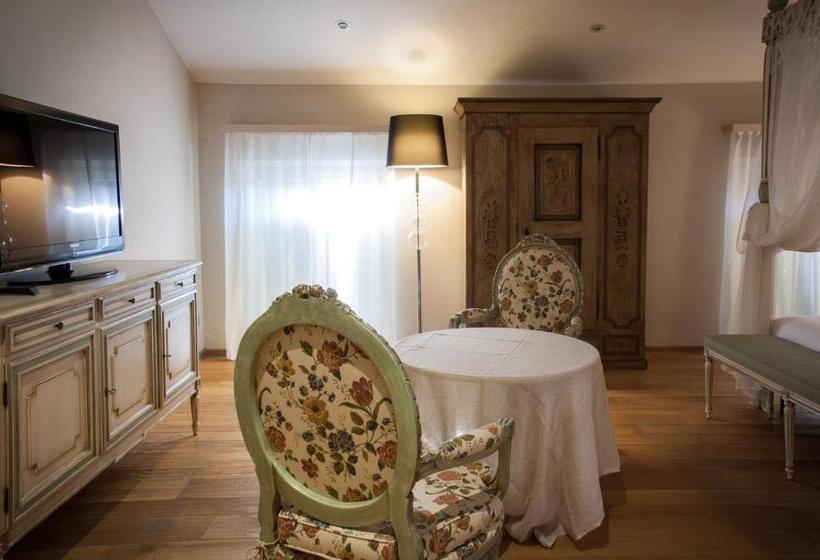 Полулюкс Вид на Сад, Villa Nabila