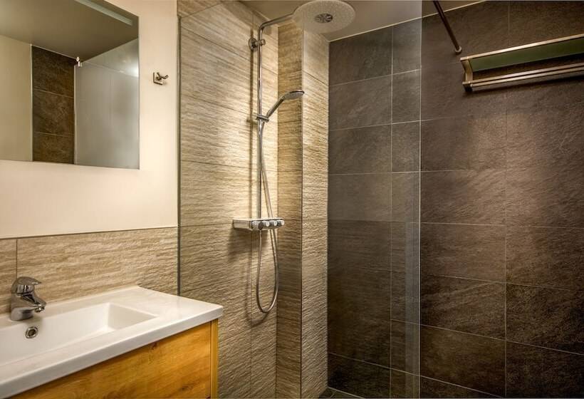스위트, Aparthotel Ons Epen