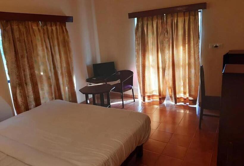 Quarto Estandar Cama King, The Dhanhills   A Valley View Hotel In Panchgani