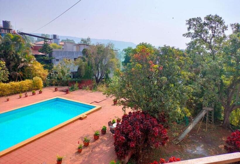 Номер Deluxe с Балконом, The Dhanhills   A Valley View Hotel In Panchgani