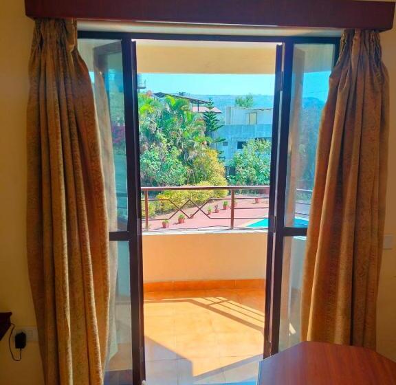 Номер Стандарт Вид на Бассейн, The Dhanhills   A Valley View Hotel In Panchgani