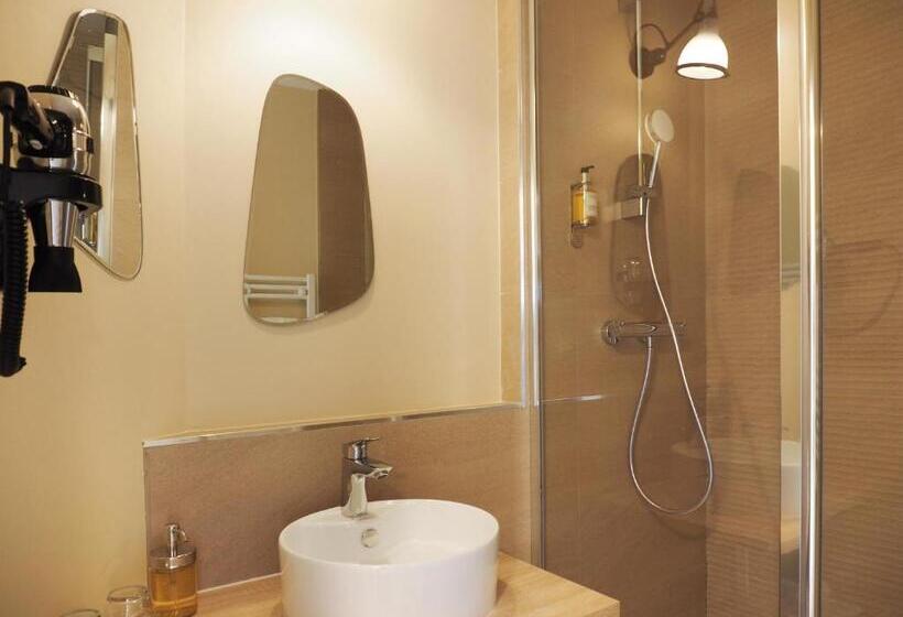 스탠다드 룸, Logis Hôtel Du Belvédère