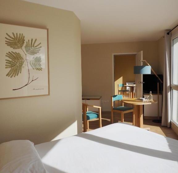 4인용 스탠다드 룸, Logis Hôtel Du Belvédère