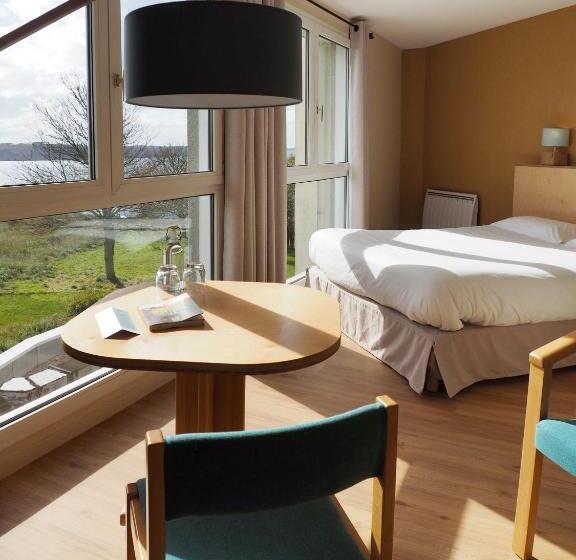 스탠다드 4인용 룸 바다전망, Logis Hôtel Du Belvédère
