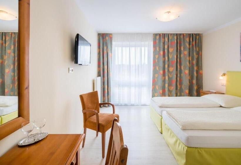 Номер Стандарт, Niebüller Hof