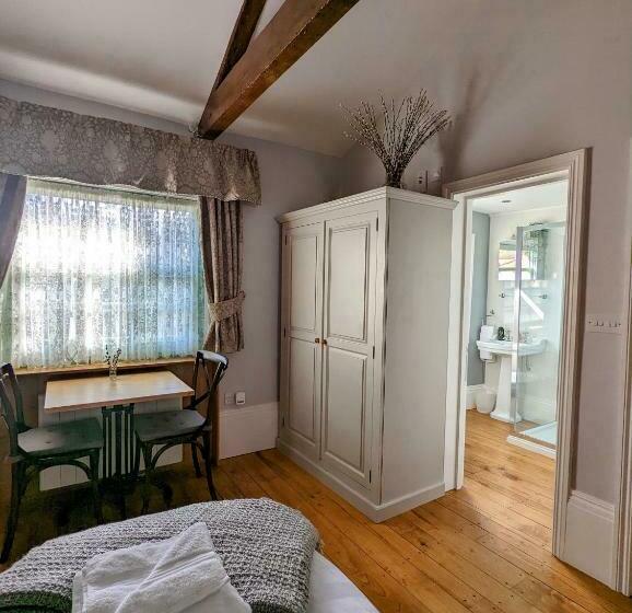 Стандартный Номер Кровать Кинг, Banks Bed & Continental Breakfast