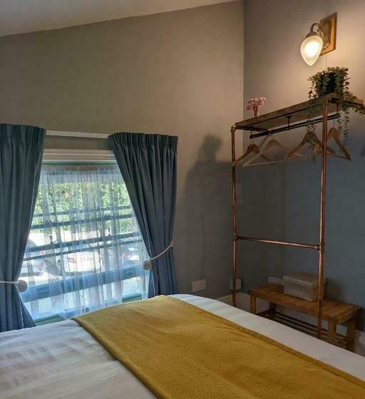 Номер Deluxe Одноместный, Banks Bed & Continental Breakfast