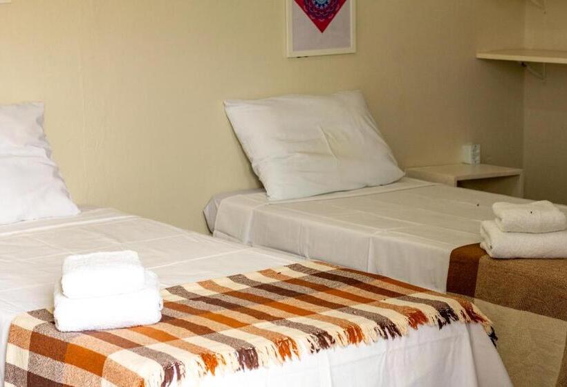 اتاق استاندارد چهار تخته, Sunshine Kite Inn