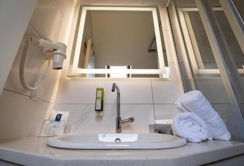 Номер Стандарт с Балконом, Landhotel Rosenhof