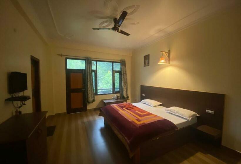 발코니 디럭스 룸, The Royal Orchard Kasol