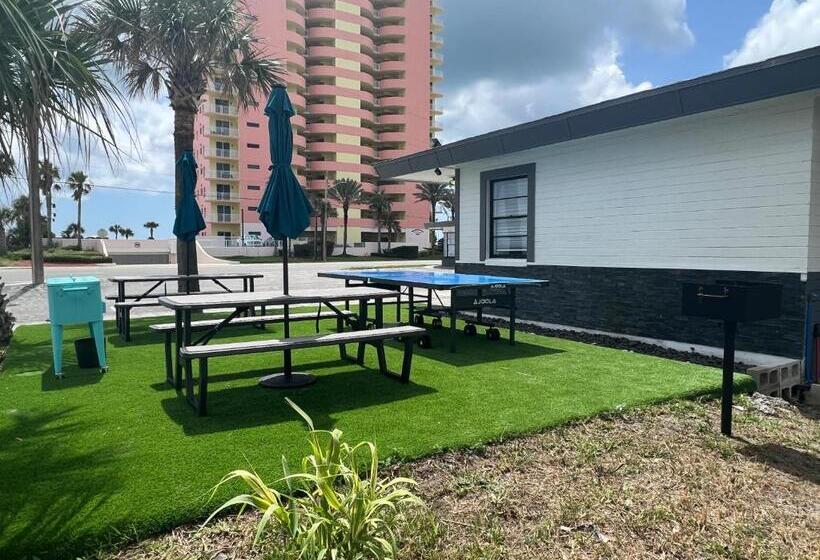 استودیوی استاندارد, 1915 Beach Club