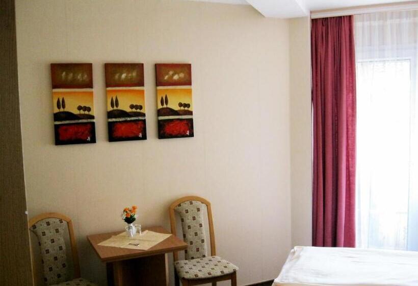Номер Стандарт, Mucha Ohg Hotel Sembziner Hof