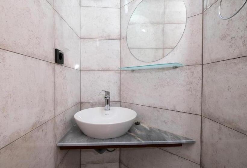 آپارتمان 1 خوابه با بالکن, Oksa Apart