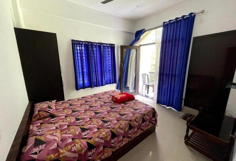 Номер Deluxe с Балконом, Dakshinakasi Guest House