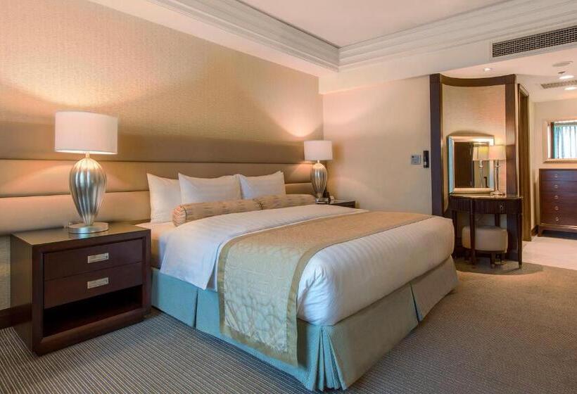 سوییت, Crimson Hotel Filinvest City, Manila