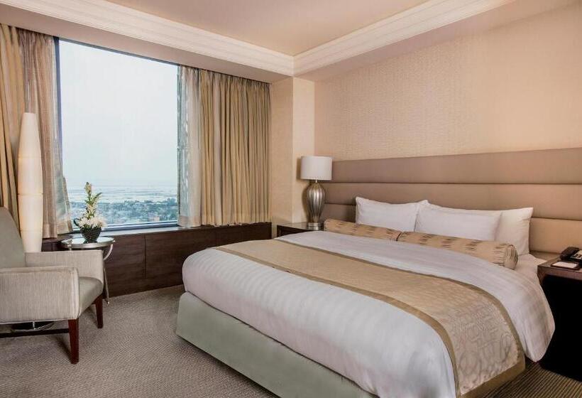 اتاق لوکس یک تخته, Crimson Hotel Filinvest City, Manila