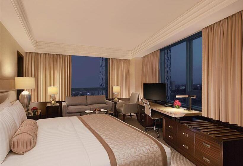 اتاق اجرایی, Crimson Hotel Filinvest City, Manila
