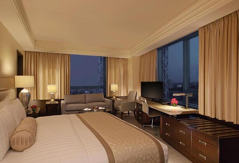اتاق اجرایی, Crimson Hotel Filinvest City, Manila
