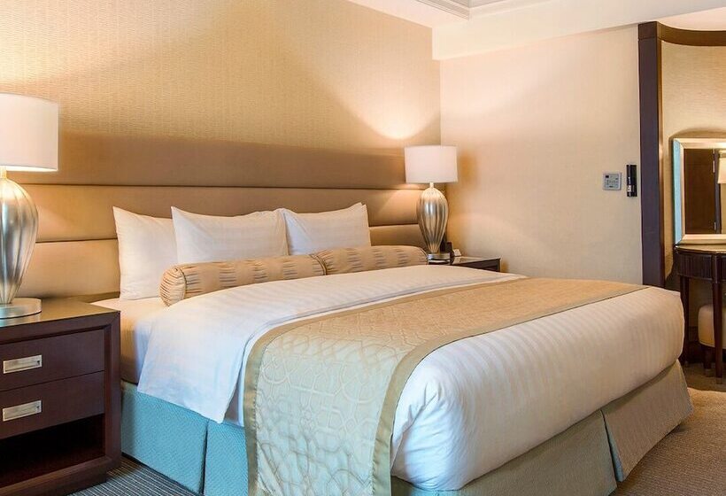 سوییت, Crimson Hotel Filinvest City, Manila