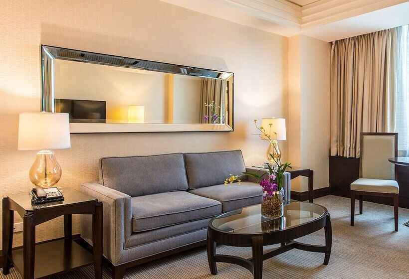 سوییت, Crimson Hotel Filinvest City, Manila