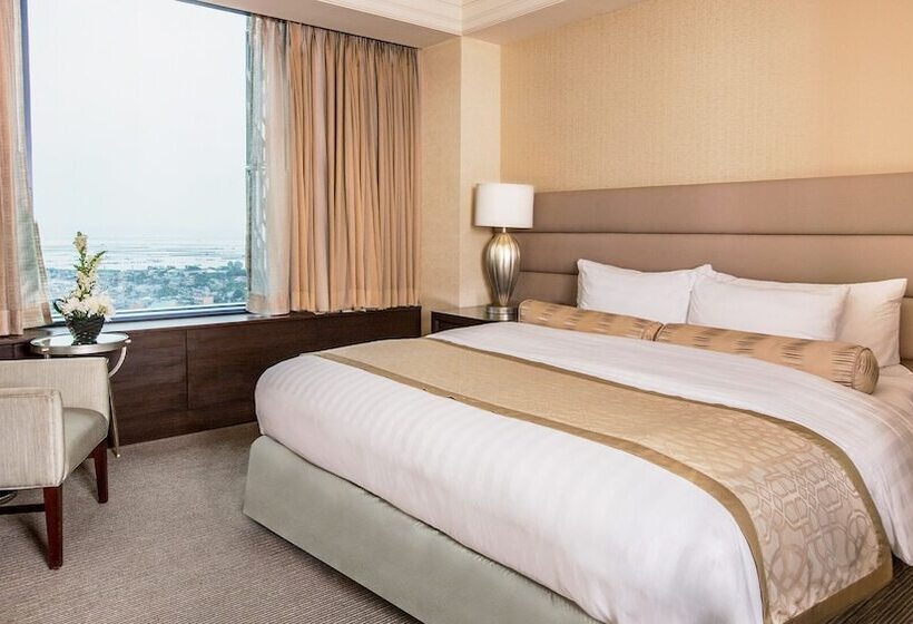 اتاق لوکس یک تخته, Crimson Hotel Filinvest City, Manila