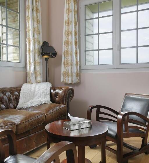 سوییت جونیور با چشم‌انداز دریا, The Originals Hôtel Le Cise Restaurant Chambres Et Suites