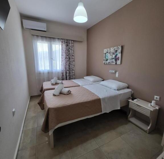 Четырехместный Номер Стандарт, Panorama Hotel   Restaurant