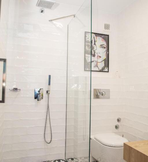 חדר סטנדרט, Reverence Boutique