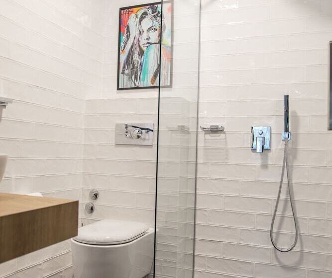 חדר סטנדרט, Reverence Boutique