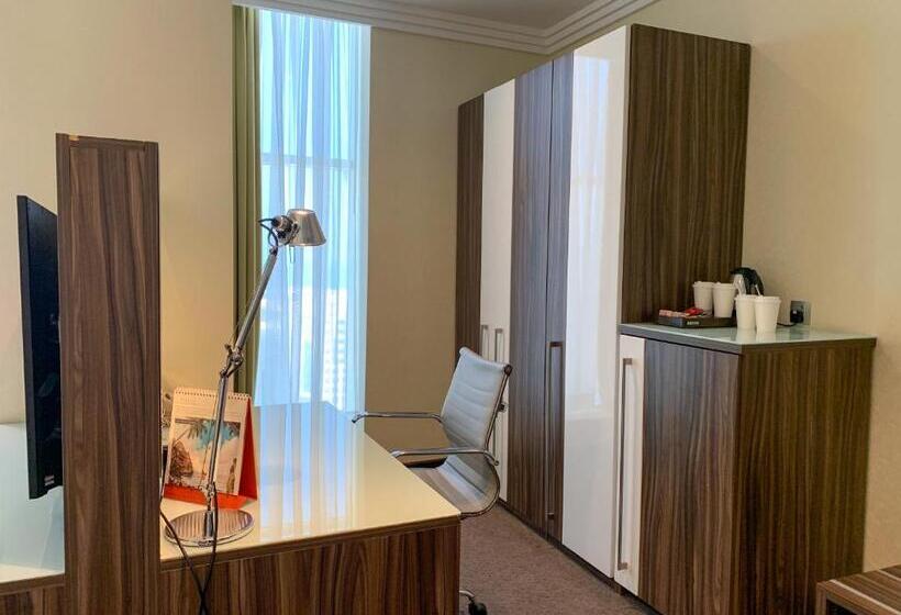 اتاق سوپریور با تخت بزرگ, Swiss Belhotel Seef Bahrain