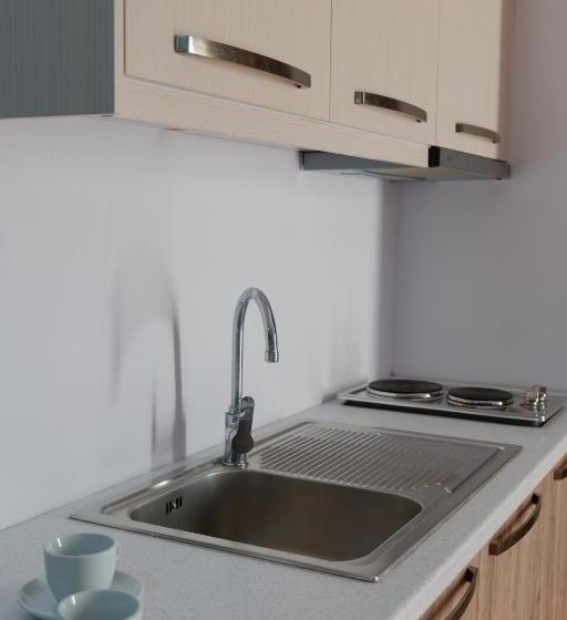 バルコニー付きスタンダードトリプルルーム, Saranda Inn Rooms & Apartments